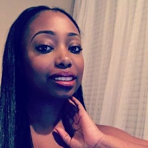 Meet your Posher, Stacy